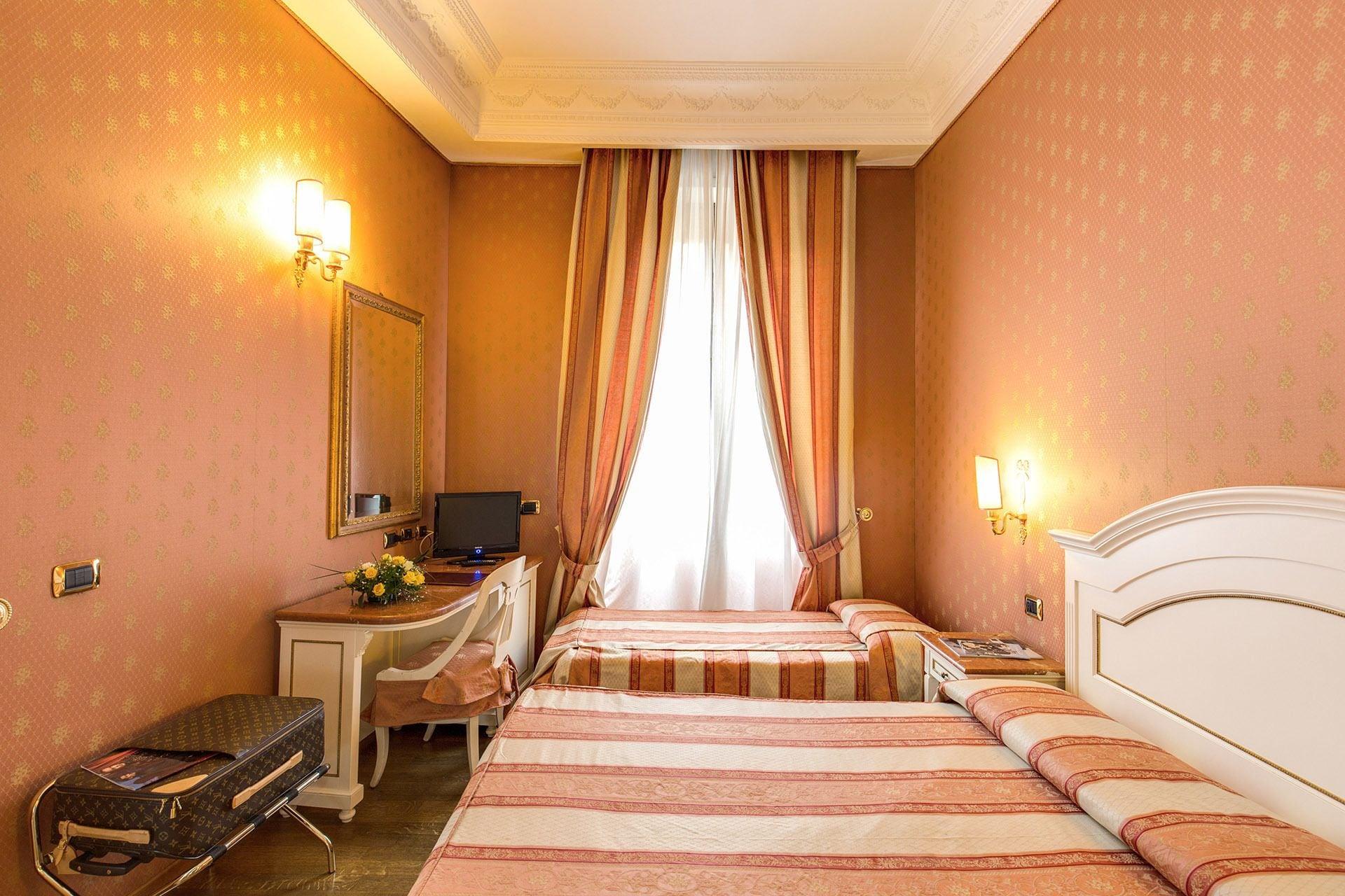 Hotel La Lumiere Di Piazza Di Spagna Rome Exterior photo