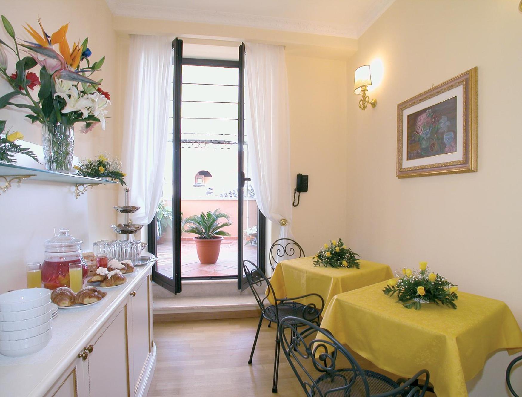 Hotel La Lumiere Di Piazza Di Spagna Rome Exterior photo